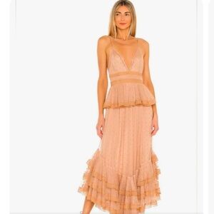 Beautiful, worn once, no tailoring done. Perfect condition.